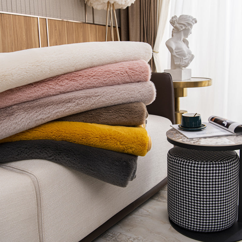 Sofaüberzug mit warmem Plüsch-Kaninchen