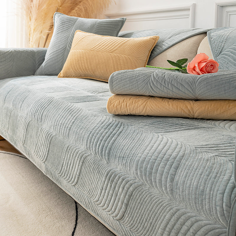Thickened non-slip sofa cover/choice of 2 patterns
