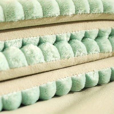 Gemütliche und geschlossene Hundehütte